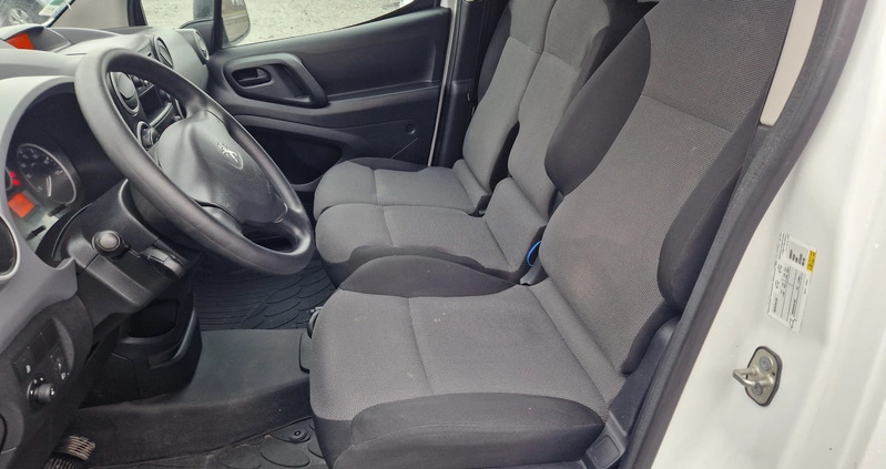 Peugeot Partner cena 41900 przebieg: 20000, rok produkcji 2019 z Sulechów małe 172
